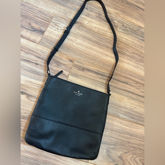 Kate Spade southport avenue cora crossbody bag
Kate Spade New York - Picture 15 of 16